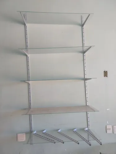 Prateleiras de vidro para loja