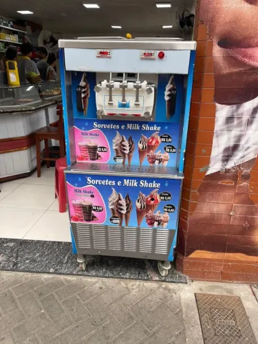 Máquina de sorvete e milk shake taylor 754