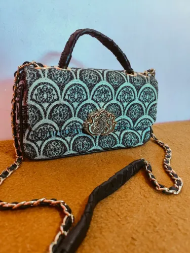 Bolsa ISLA Mini Bag Jacquard com Alça de Corrente e Couro Trançado