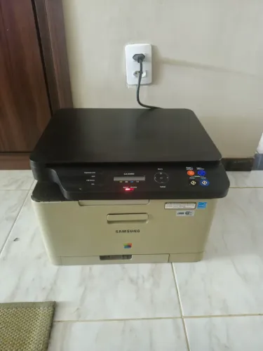 Impressora Multifuncional Samsung CLX 3305W leia a descrição