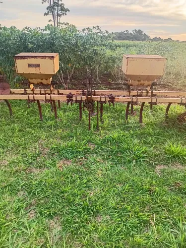 Cultivador para milho ,feijão e outras culturas. 