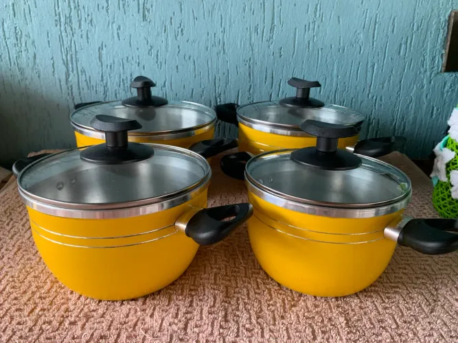 Jogo de panelas de alumínio/R$ 300,00