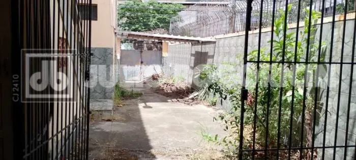 Apartamento com Área Privativa : / Residencial / Méier