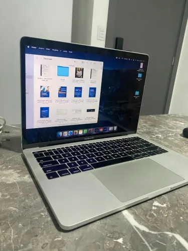 Macbook Pro (com reparos)