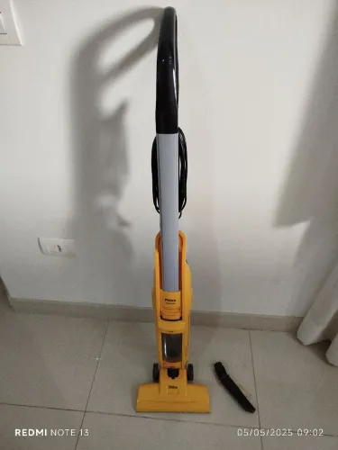 Aspirador de Pó e água Philco Vertical PAS3100