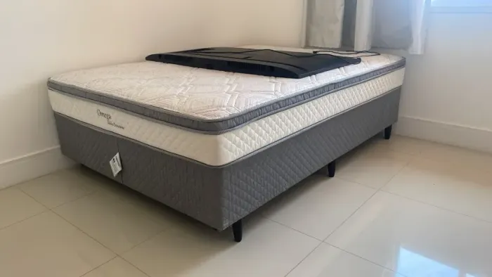 Cama Box Casal Herval Ômega com Pillow Top e Molas Ensacadas - Ótimo Estado!