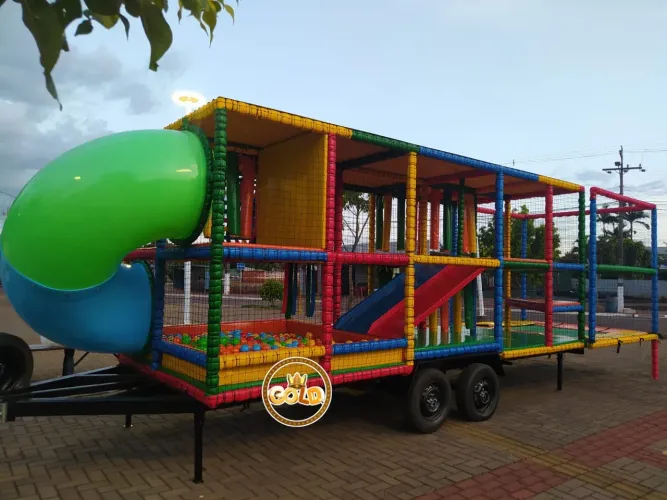 Vendo CARRETINHA PLAYGROUND COM LED