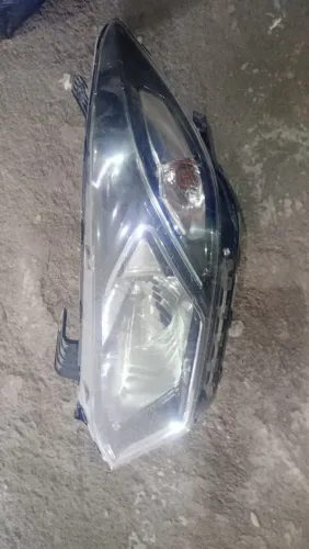 Farol de LED original Onix 2017 até 2021, usado, lado esquerdo do motorista. 
