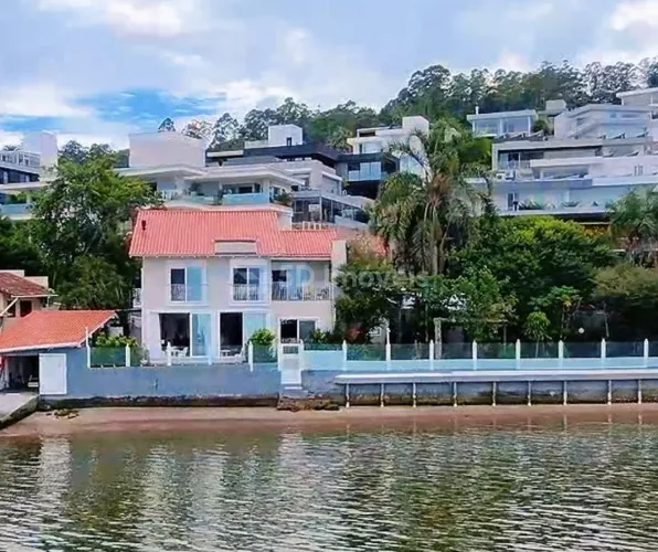 Casa Frente Mar em Cacupé - Florianópolis,SC