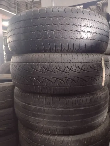 Pneus 265/70/16 um de cada marca