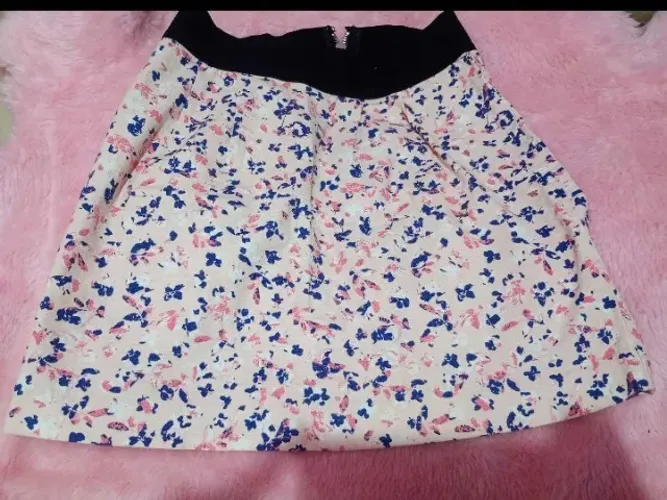 Mini saia floral linda e delicada forever 21