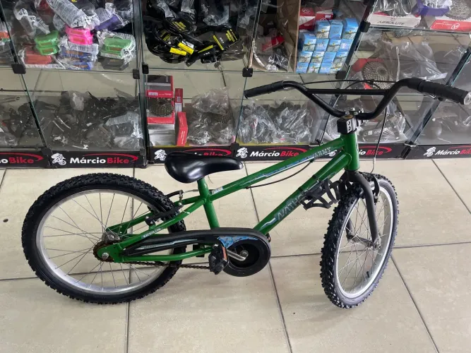 Bike aro 20 verde semi-nova !