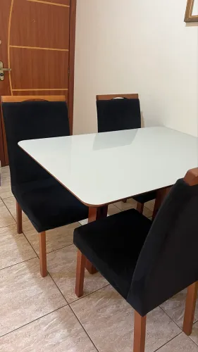 Conjunto mesa com cadeiras