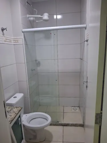Aluga se  ap 1q e sal  coz e área de serv  na glória próximo de tudo 