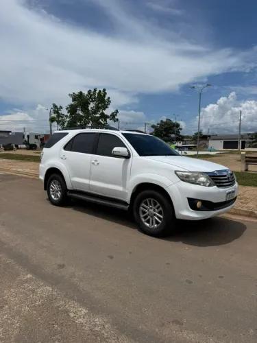 Toyota Hilux SW4 SR 4X2 2.7/ 2.7 Flex 16V Aut. 2015