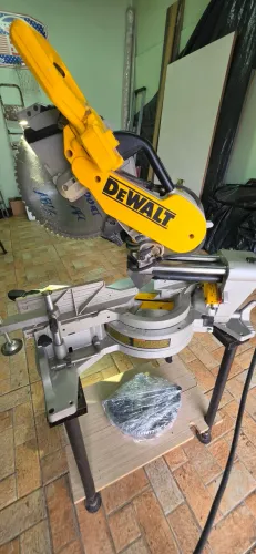 Serra meia esquadria Dewalt 12'' pantografica