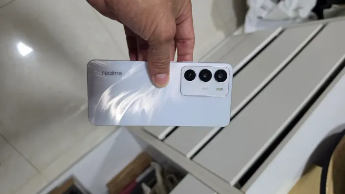 Vendo celular novo, com nota fiscal, garantia na caixa.