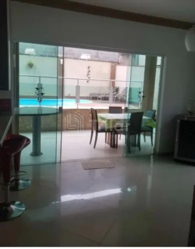 Casa com Piscina à Venda no Condomínio Crystal Park | Jacareí