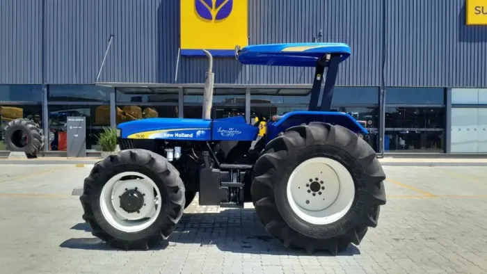 Trator New Holland 7630