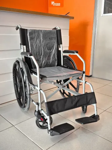 Cadeira de Rodas com Encosto Rebatível D100 POP - Dellamed