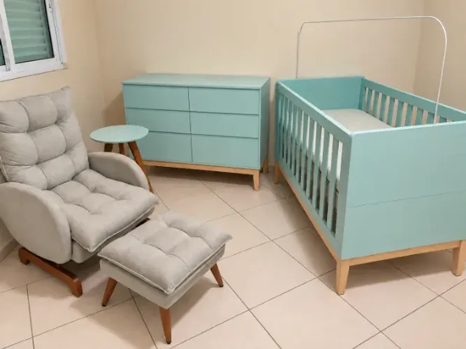 Conjunto Quarto de Bebê - Berço Mini Cama com colchão + Cômoda + Poltrona + Puff + Mesa
