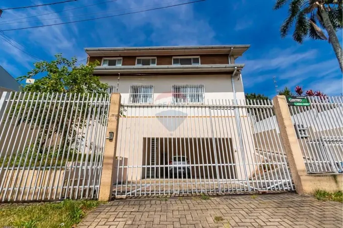 Casa 4 quartos, Bairro São Lourenço Curitiba.