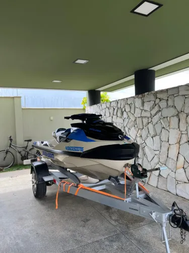 Seadoo wake pro 230