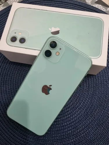 IPHONE 11 verde impecável