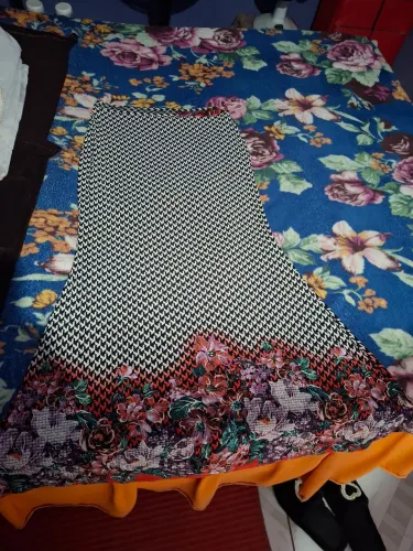 Vendo essa SAIA MIDI por apenas 50 reais. 