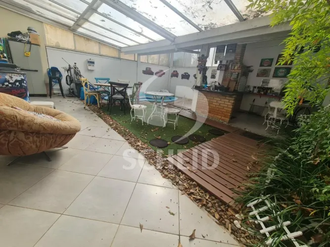 Casa a venda em condomínio fechado com 04 quartos no bairro Jardim Prudência- São Paulo