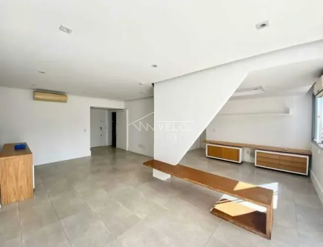 Apartamento - / Residencial / Lagoa
