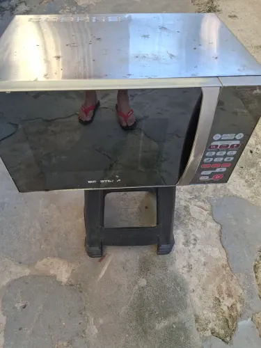 Micro-ondas Brastemp 30 litros. 