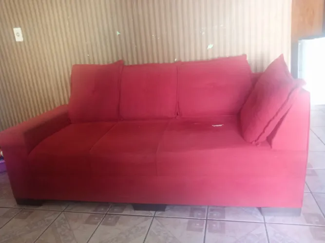 Vendo esse sofá de canto 2 lugares usado bem conservado já foi feito a lavagem cor vinho