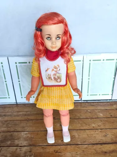Boneca antiga Atma