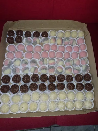 Cento de docinhos para festa e Meio cento apartir de 60