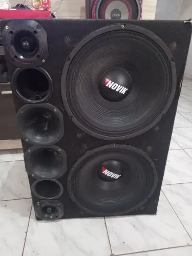 Vendo uma caixa de som 400 reas