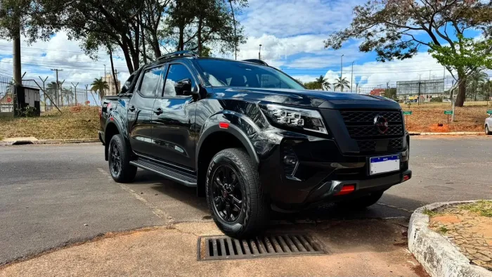 Nissan Frontier Pro4x CD 4X4 2.3 Bi-TB Die. AUT 2025