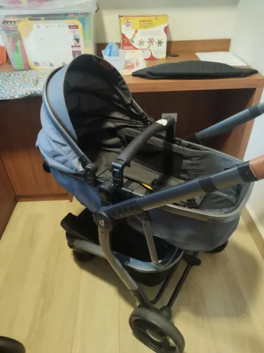Carrinho de Bebê Dzieco Usado