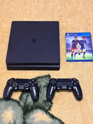 Vendo PlayStation 4 slim