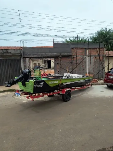 ? Lancha Bravo Sport 600 6m + Motor Mercury 15HP + Carrocinha Emplacada Completa