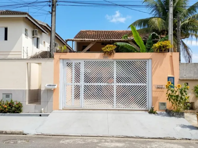 Vende-se sobrado com edícula no bairro Massaguaçu - Caraguatatuba-SP