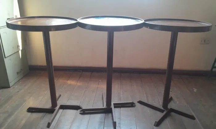 Vende 3 mesa de ferro