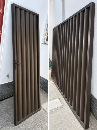 Portão de alumínio 1 de garagem e outro social já com motor