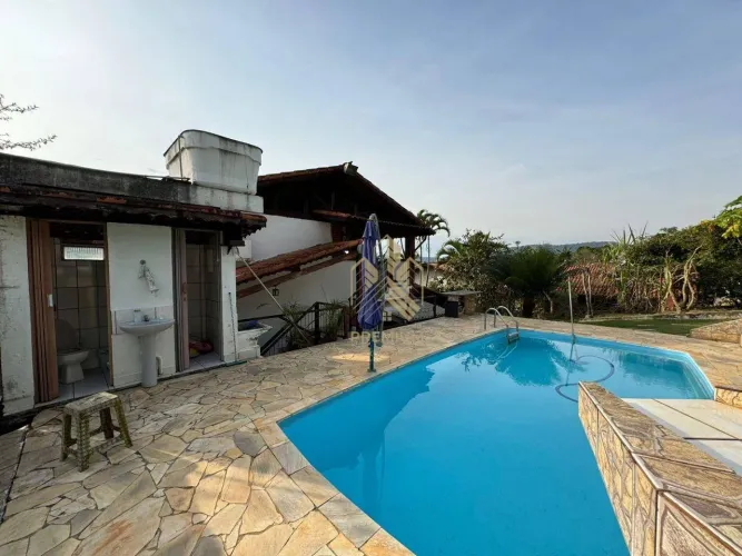 Casa com 3 dormitórios à venda, 200 m² por R$ 1.300.000,00 - Condomínio Alpes D'ouro - Bom