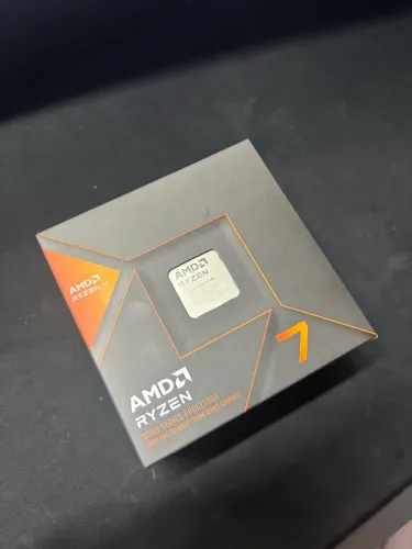 Processador AMD Ryzen 7 8700G AM5 - Novo | Original