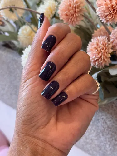 Vaga para manicure/pedicure 
