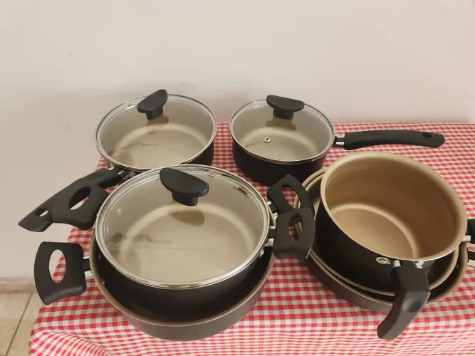 Jogo de panelas com 7 peças