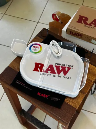 Bandeja Raw x ILMYO LED original importado nunca usado na caixa