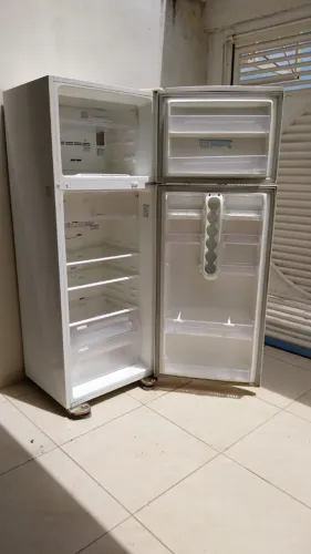 Geladeira 413lt Eletrolux Premium 