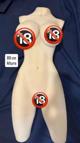 Boneca realista